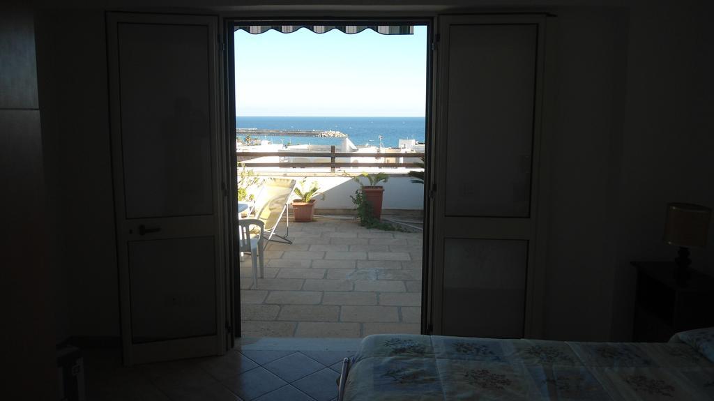 Attico Panoramico Lejlighed Santa Maria di Leuca Værelse billede